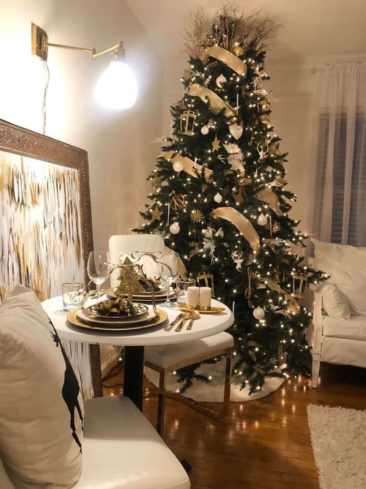 house LR Christmas